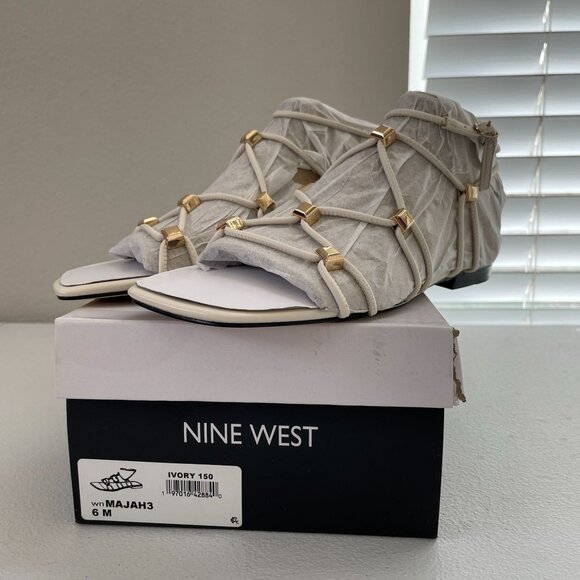NEW NINE WEST Womens 6M Majah Square Toe Strappy Flat Sandals In Cream - Picture 1 of 5